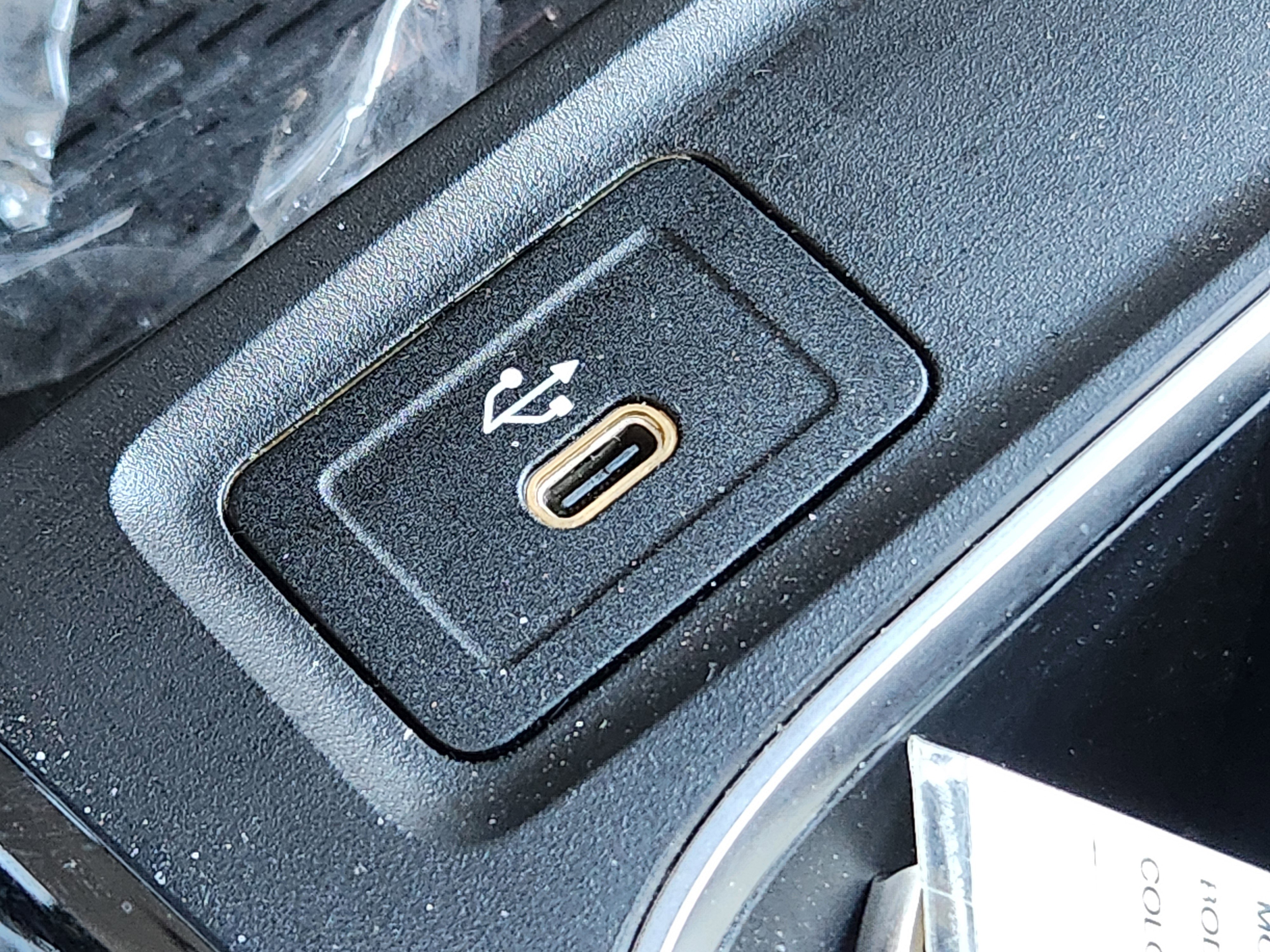 Used 2024 Mercedes-Benz GLB 250 4MATIC image 28