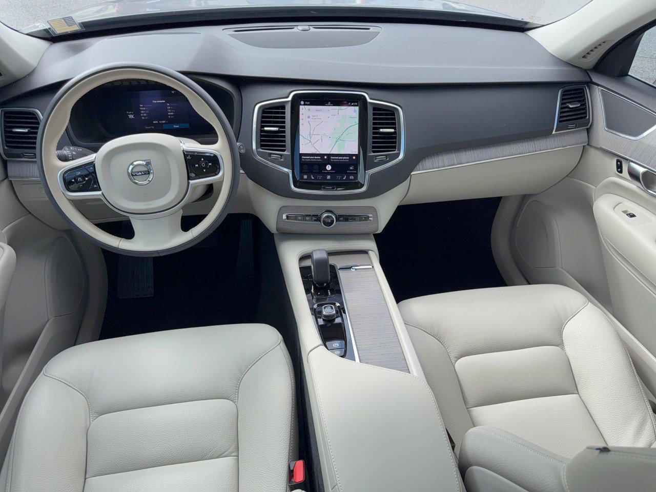 Certified 2025 Volvo XC90 B6 Core AWD/4WD image 17