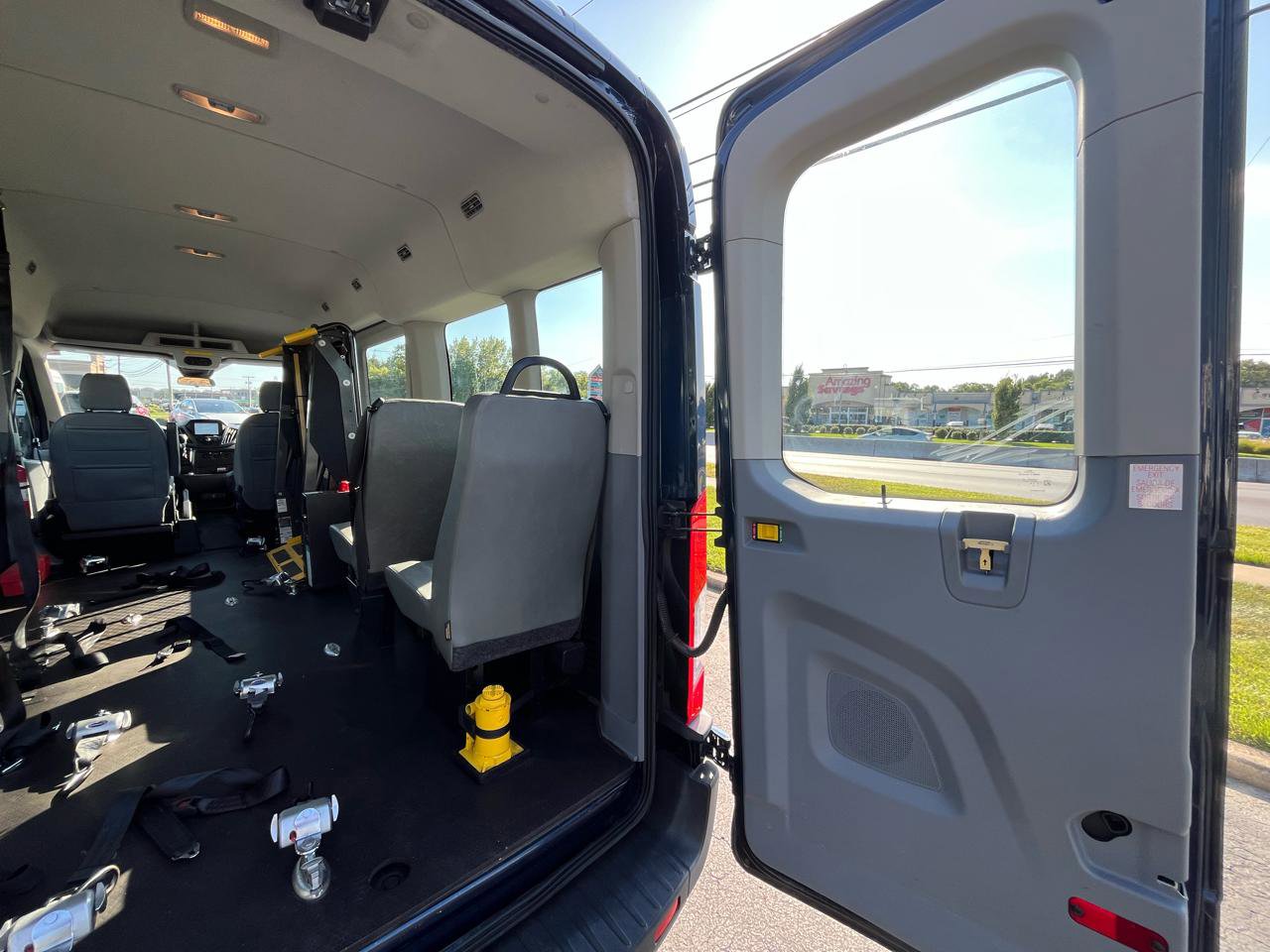 Used 2017 Ford Transit 350 XL RWD image 29