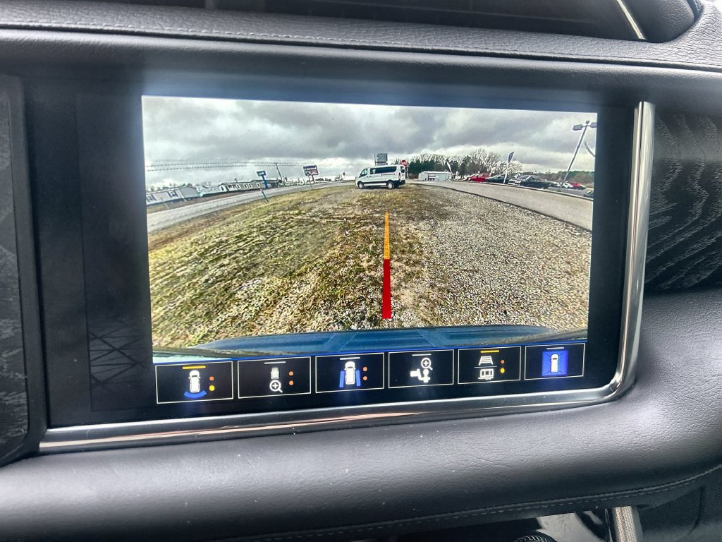Used 2023 GMC Yukon Denali AWD/4WD image 23