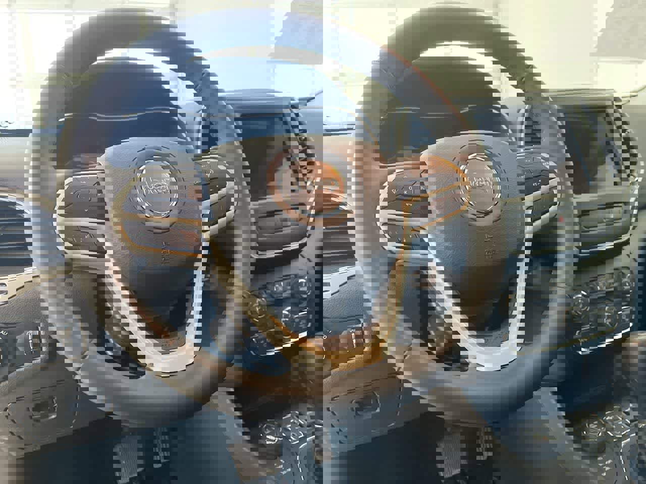 Used 2022 Jeep Cherokee Latitude w/ Trailer Tow Group image 14