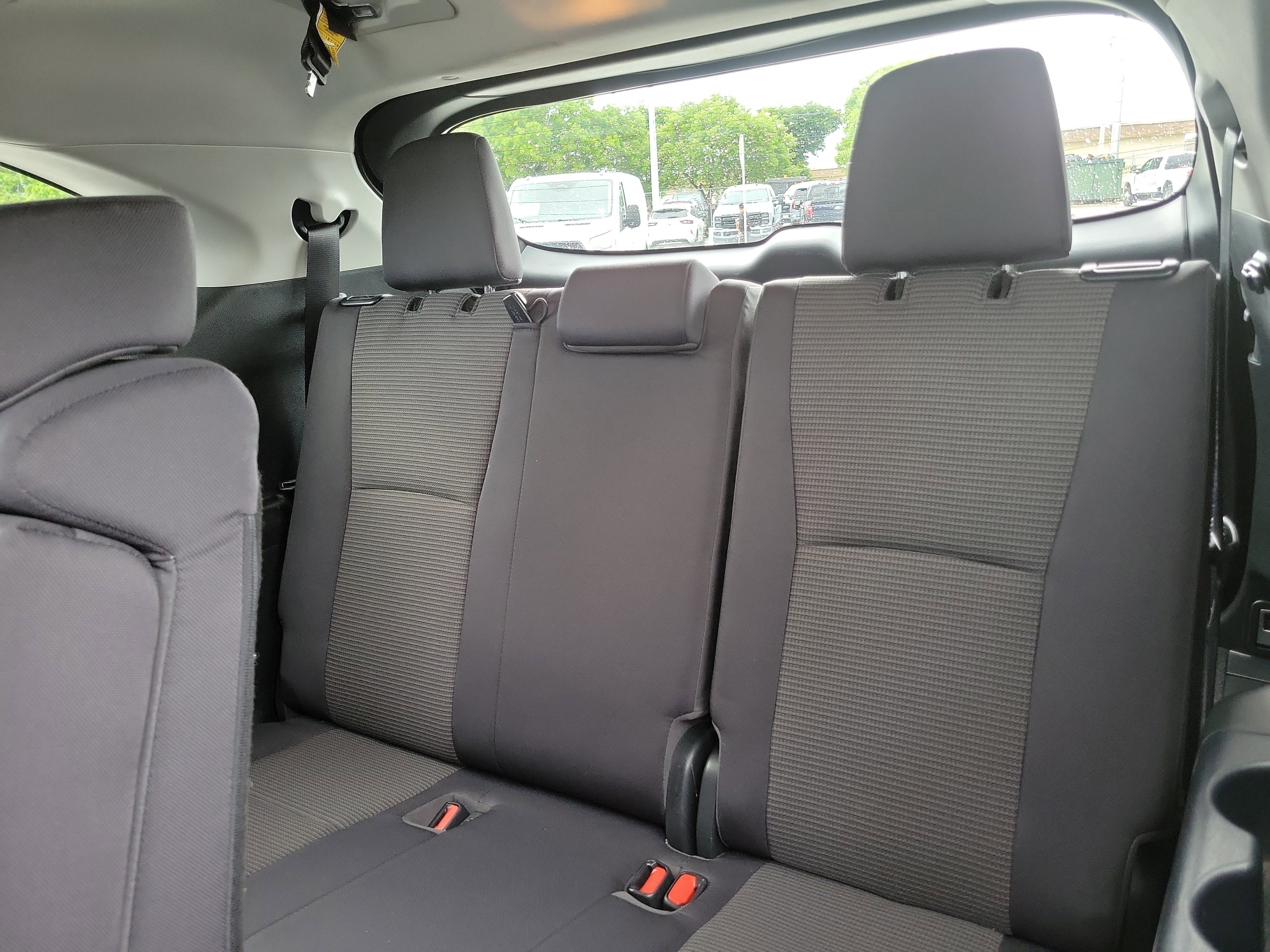 Used 2023 Toyota Highlander LE FWD image 14