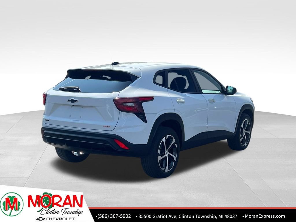 Certified 2025 Chevrolet Trax RS w/ Driver Confidence Package FWD image 5
