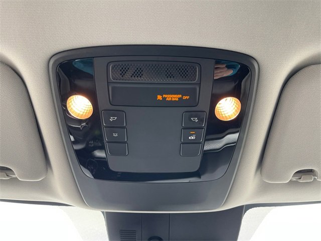 Used 2024 Kia Carnival LX image 28