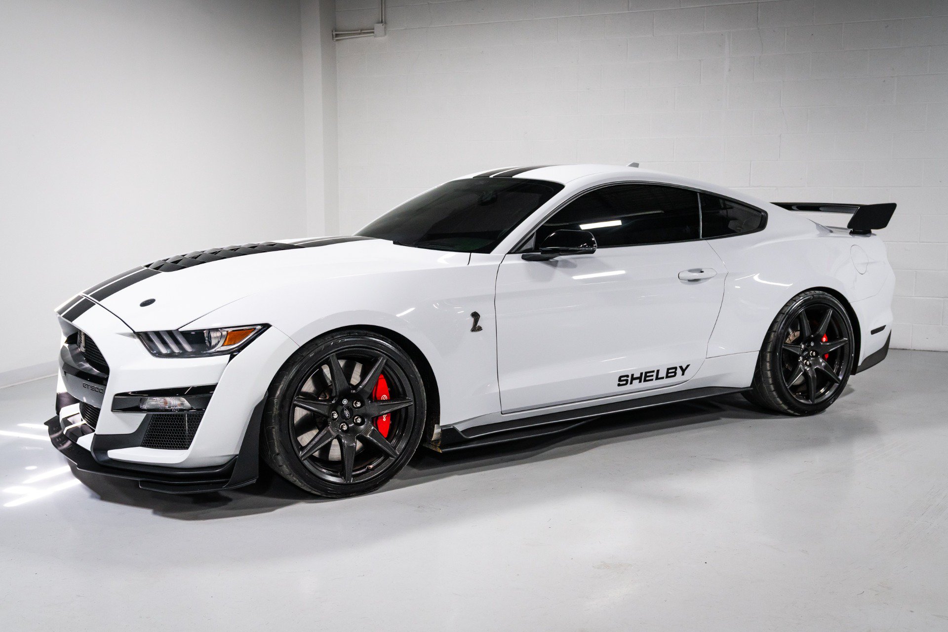 Used 2022 Ford Mustang Shelby GT500 w/ Carbon Fiber Track Pack RWD image 7