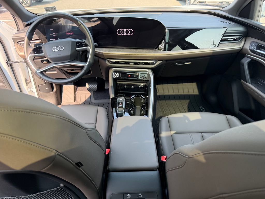 Used 2025 Audi Q5 Premium w/ Convenience Package AWD/4WD image 20