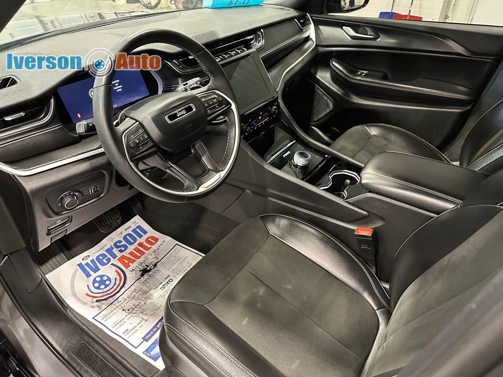 Used 2023 Jeep Grand Cherokee Altitude image 15