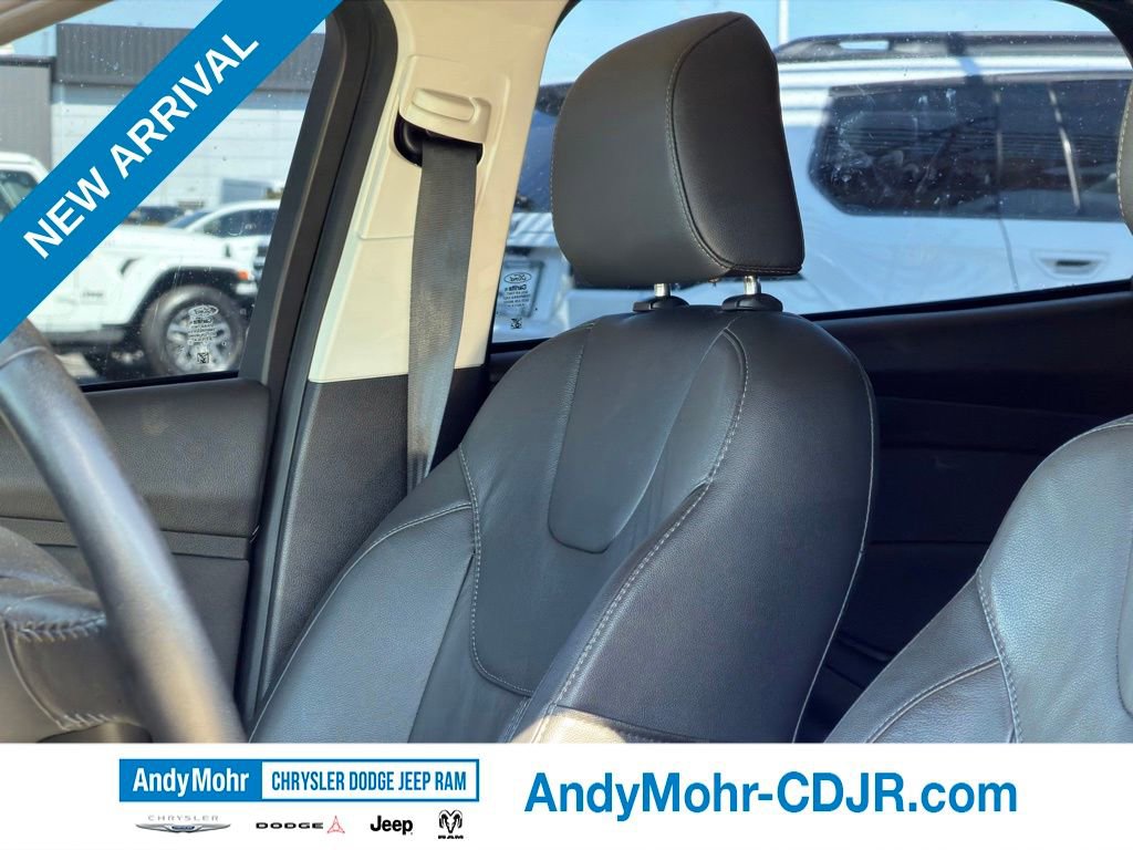 Used 2016 Ford Focus Titanium FWD image 12