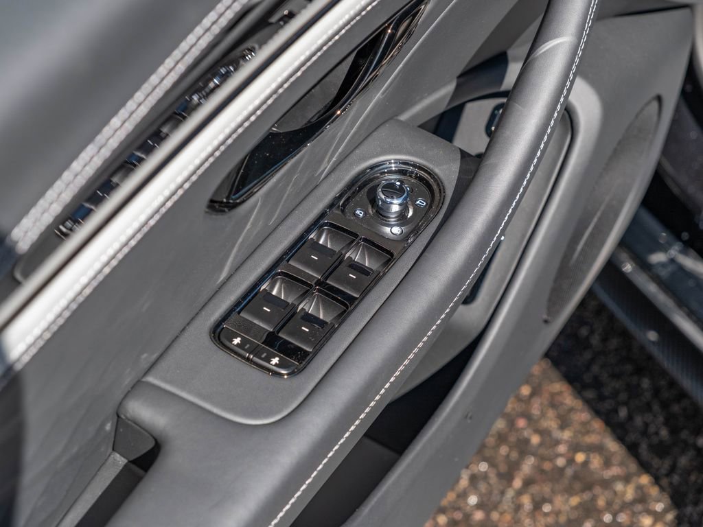 Used 2025 Bentley Flying Spur Plug-In Hybrid AWD/4WD image 26