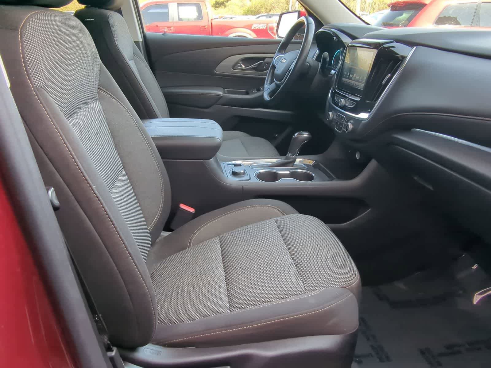 Used 2018 Chevrolet Traverse LT w/ LPO, Floor Liner Package AWD/4WD image 21