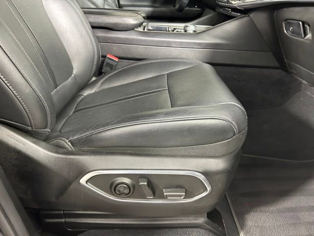 Used 2023 Jeep Wagoneer L Series III w/ Convenience Group I image 16