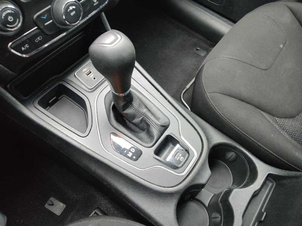 Used 2020 Jeep Cherokee Latitude image 26