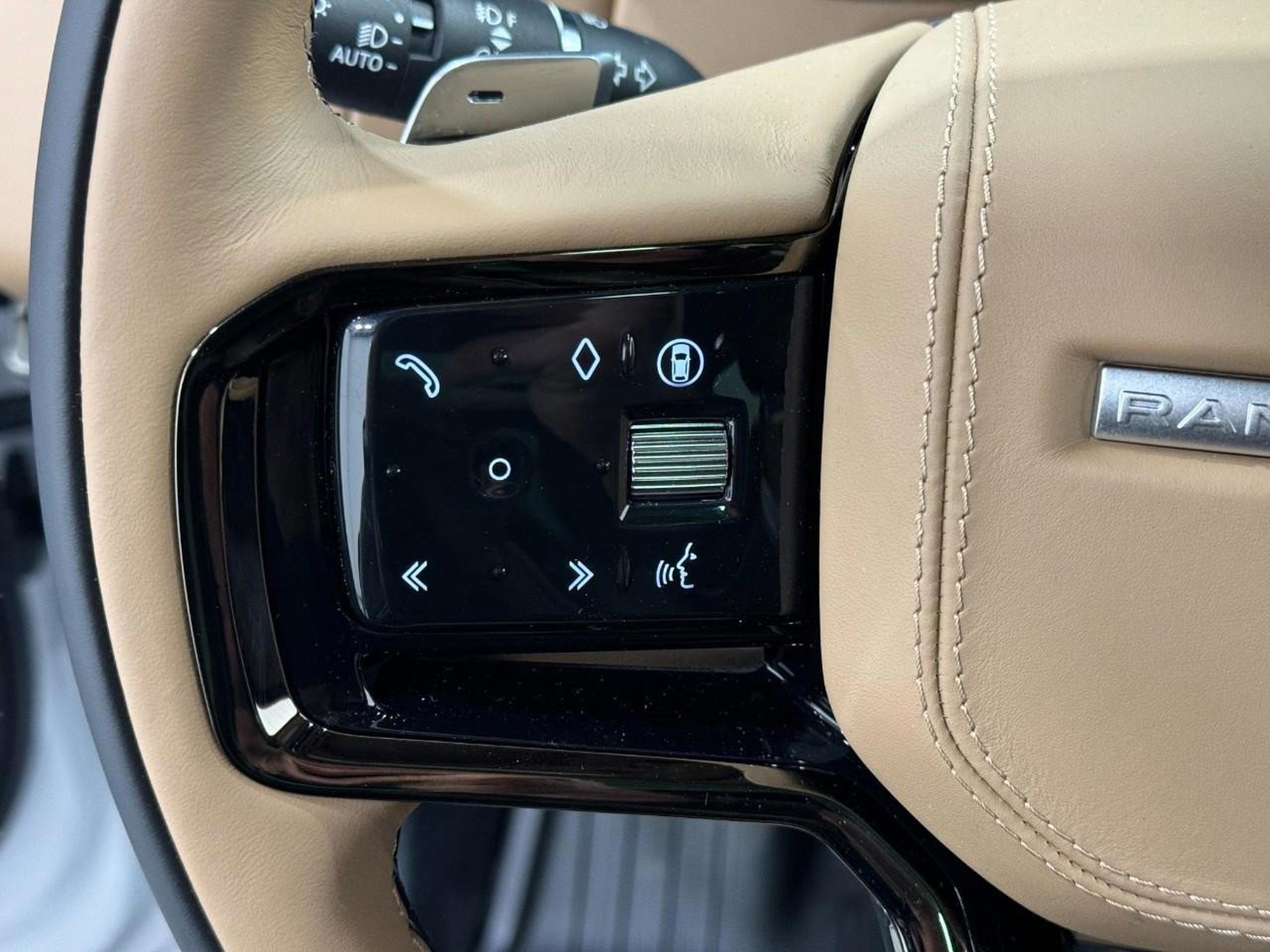 New 2025 Land Rover Range Rover Sport Dynamic SE image 26