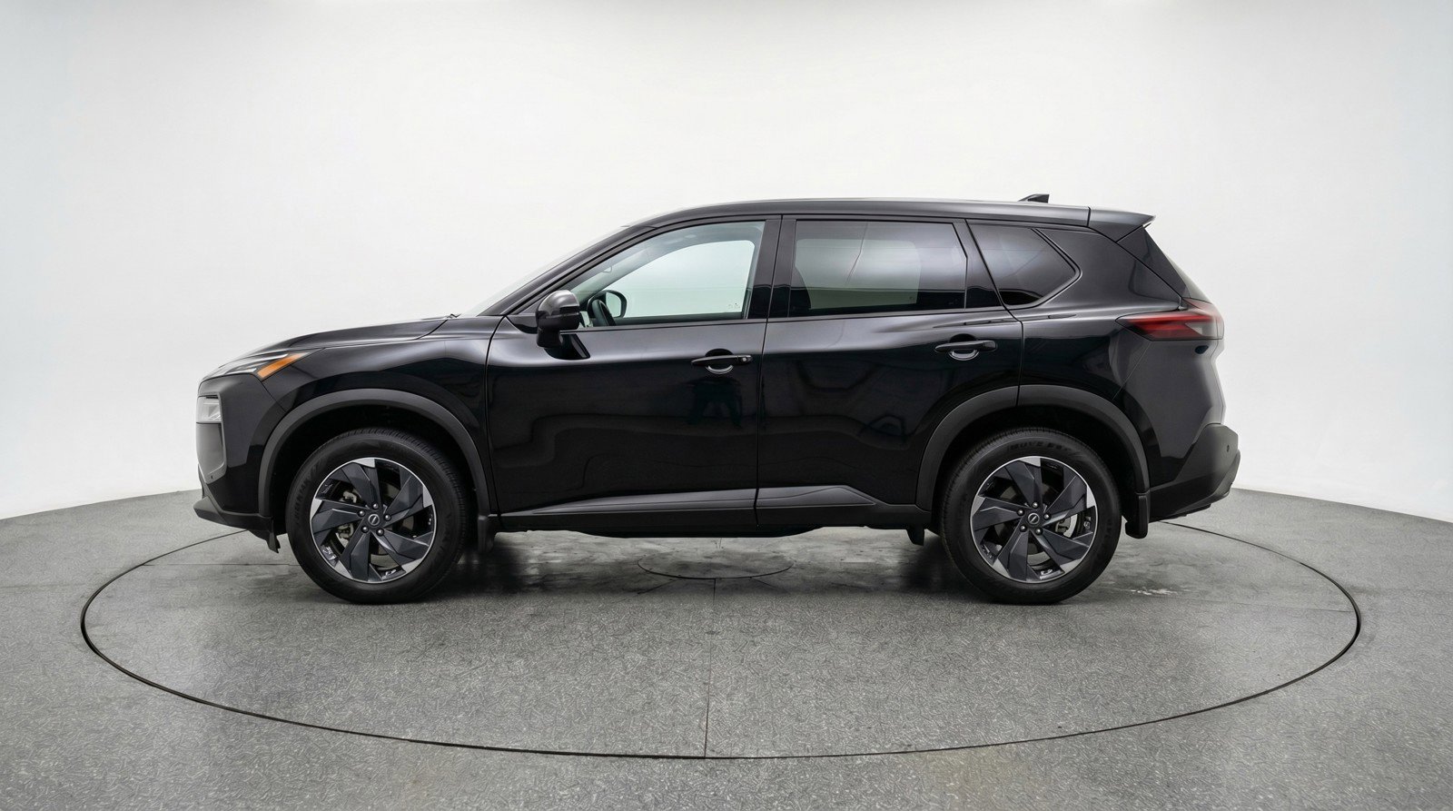 Used 2025 Nissan Rogue SV AWD/4WD image 5