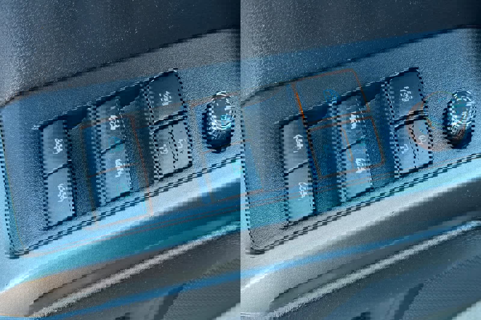 Used 2017 Toyota Tacoma TRD Sport w/ Tow Package (A/T) image 15