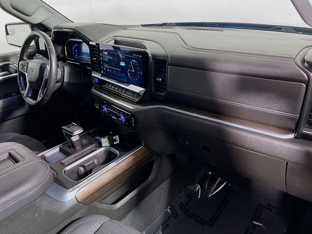 Used 2022 Chevrolet Silverado 1500 RST AWD/4WD image 25