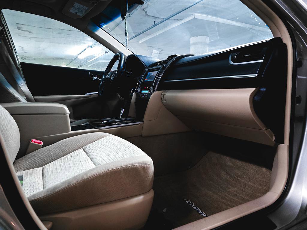 Used 2014 Toyota Camry XLE image 33
