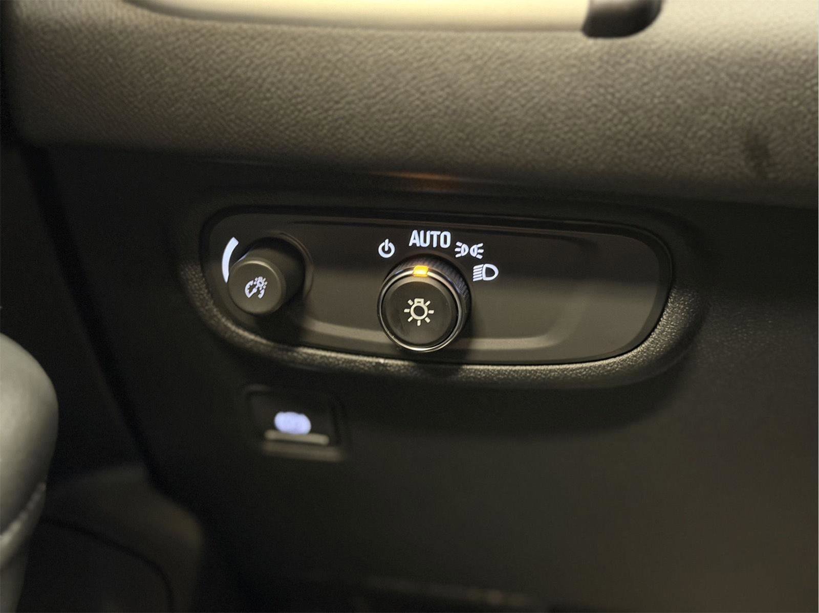 Certified 2024 GMC Terrain SLE w/ Driver Convenience Package image 39