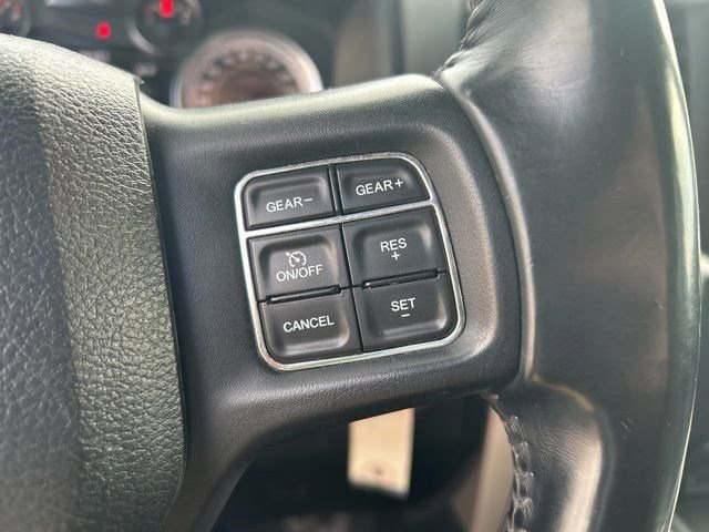 Used 2017 RAM 1500 Classic SLT w/ SLT Plus D￩cor Group image 18