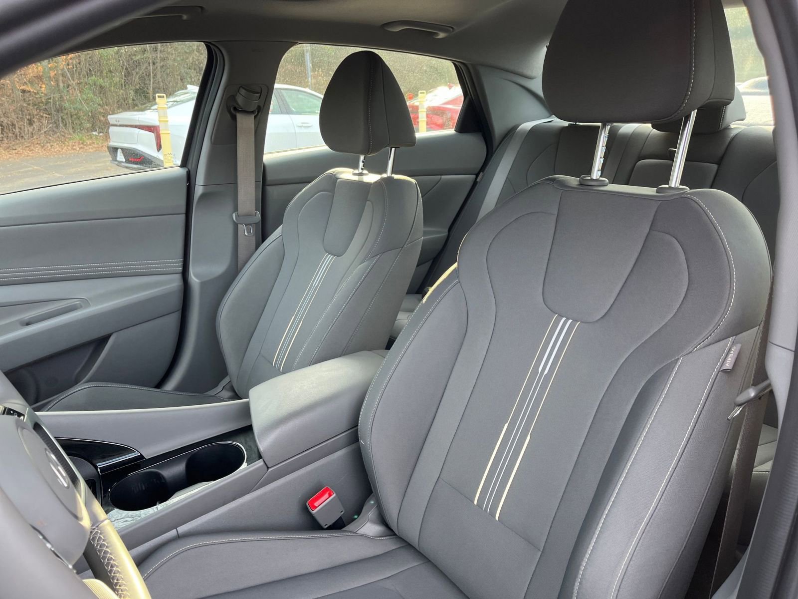 Used 2025 Hyundai Elantra SEL image 34