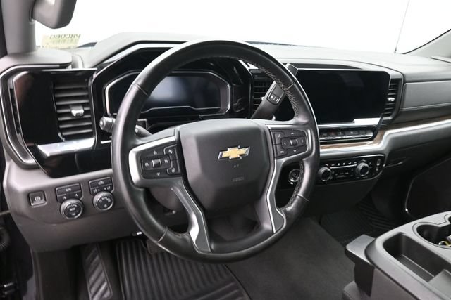 Used 2024 Chevrolet Silverado 1500 LT AWD/4WD image 24