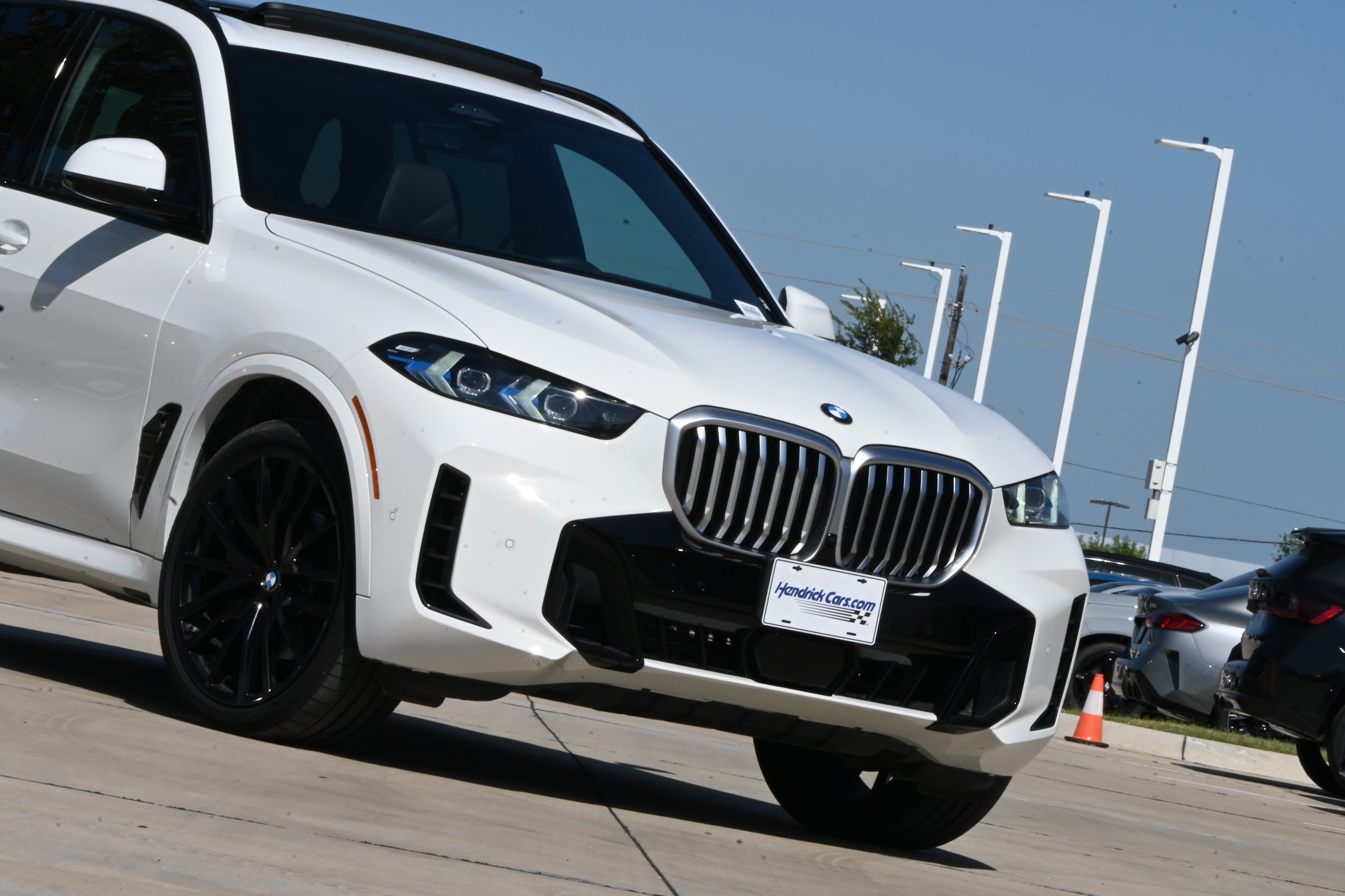 Certified 2025 BMW X5 sDrive40i w/ M Sport Package RWD image 3