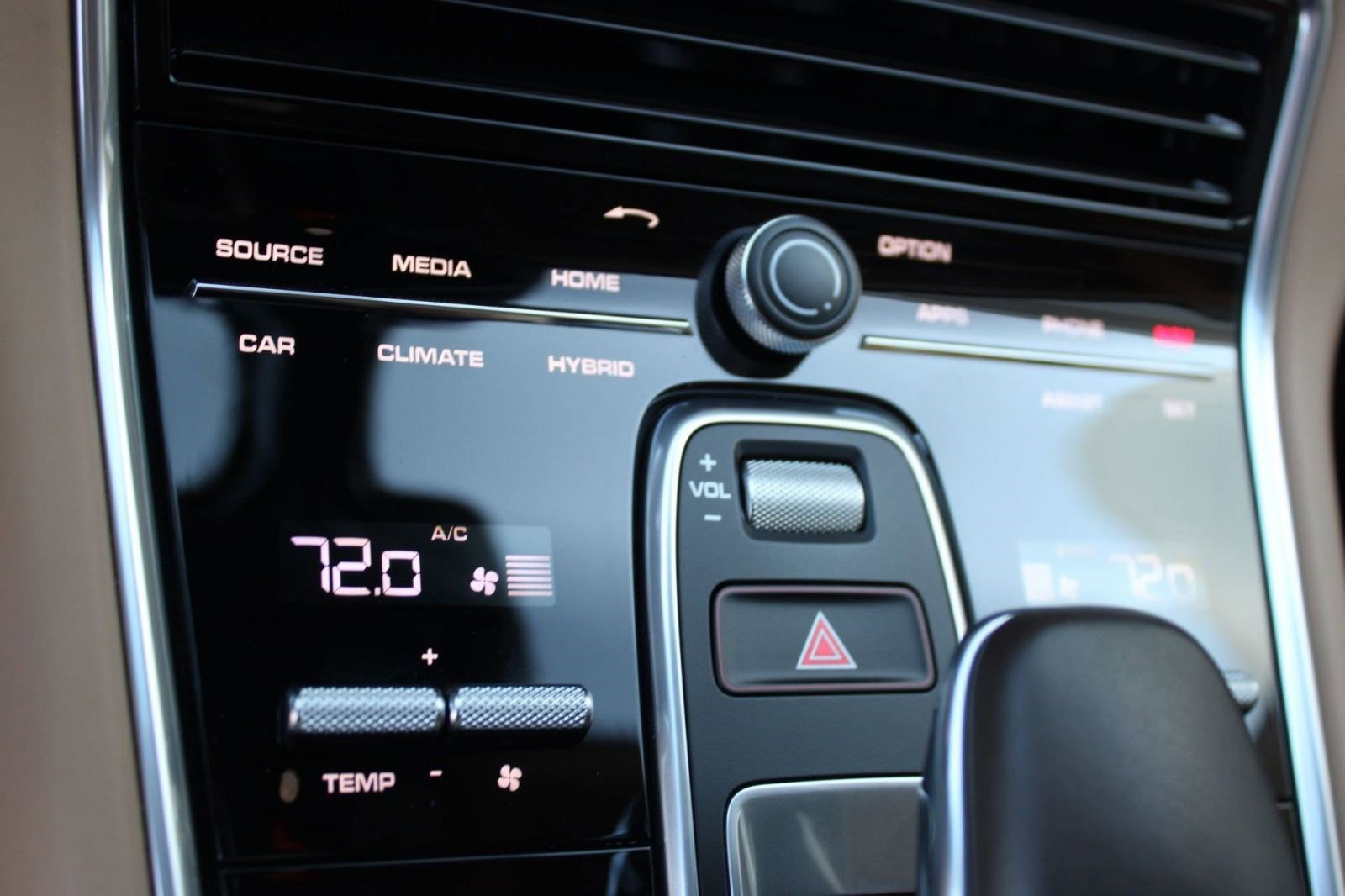 Used 2019 Porsche Panamera 4 image 18