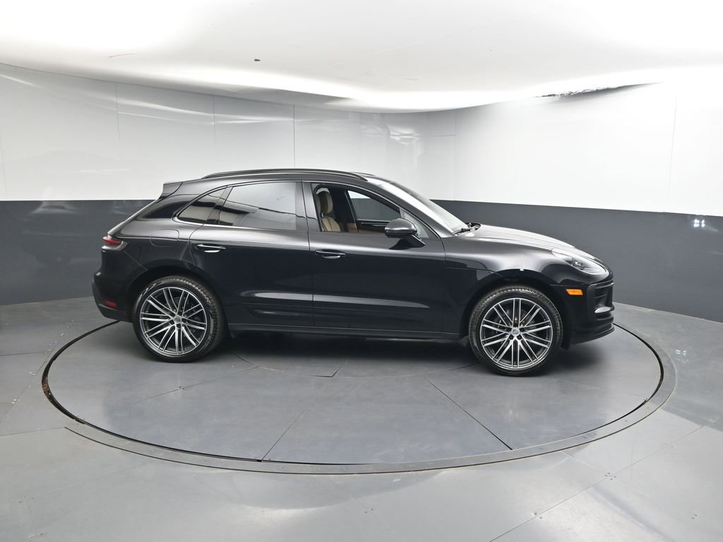 Certified 2025 Porsche Macan image 25