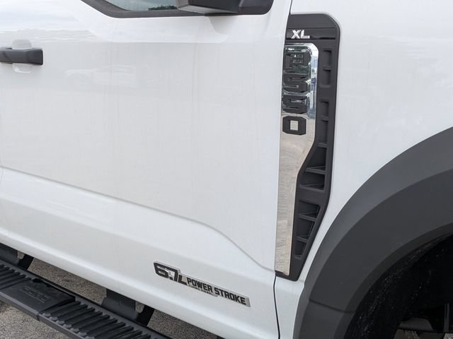 New 2026 Ford F550 4x4 Supercab Super Duty image 15