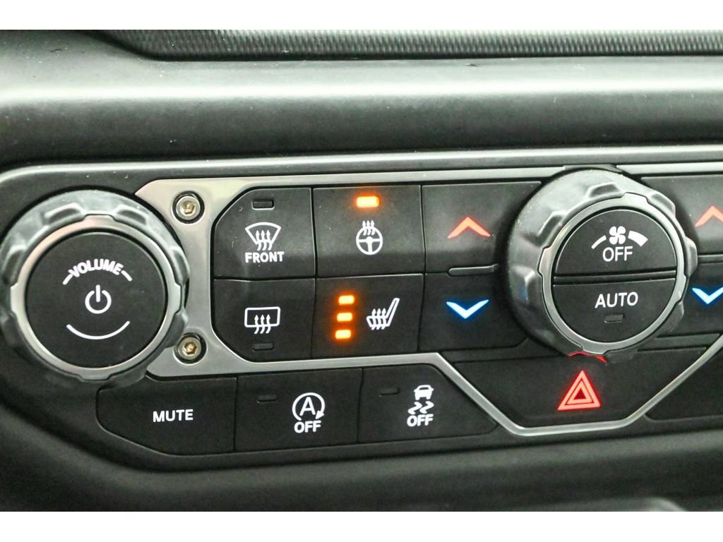 Used 2023 Jeep Wrangler Unlimited Sahara image 38