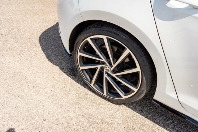 Used 2019 Volkswagen Golf R 4-Door image 10