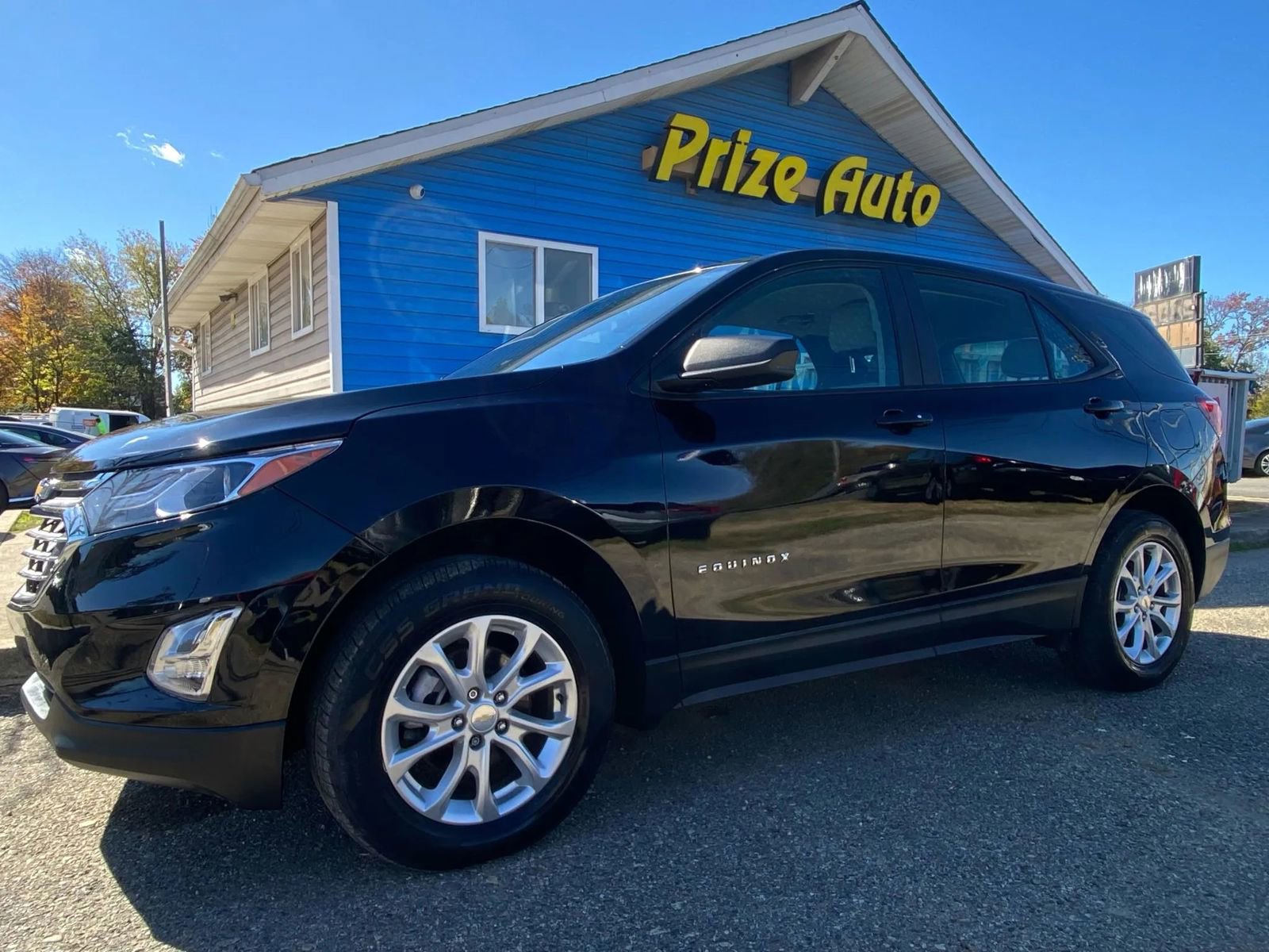 Used 2021 Chevrolet Equinox LS image 2