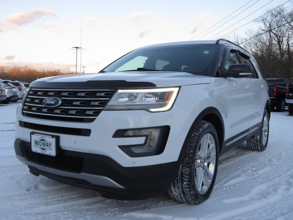 Used 2017 Ford Explorer XLT w/ Equipment Group 202A image 1