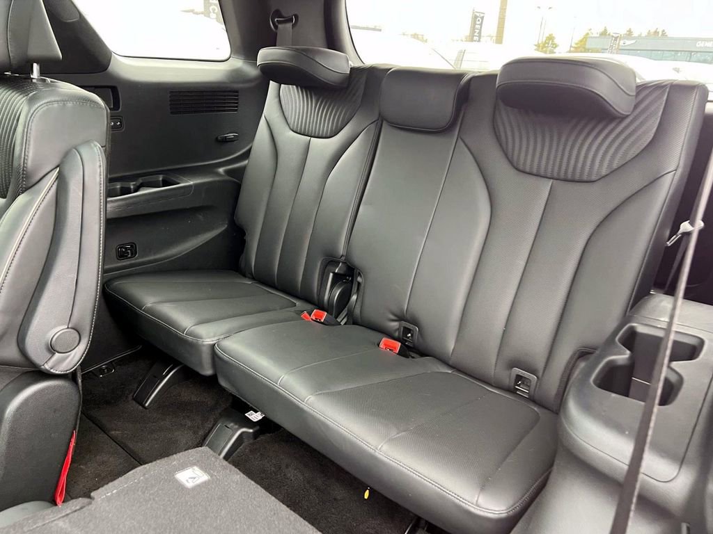 Used 2024 Hyundai Palisade Calligraphy image 13