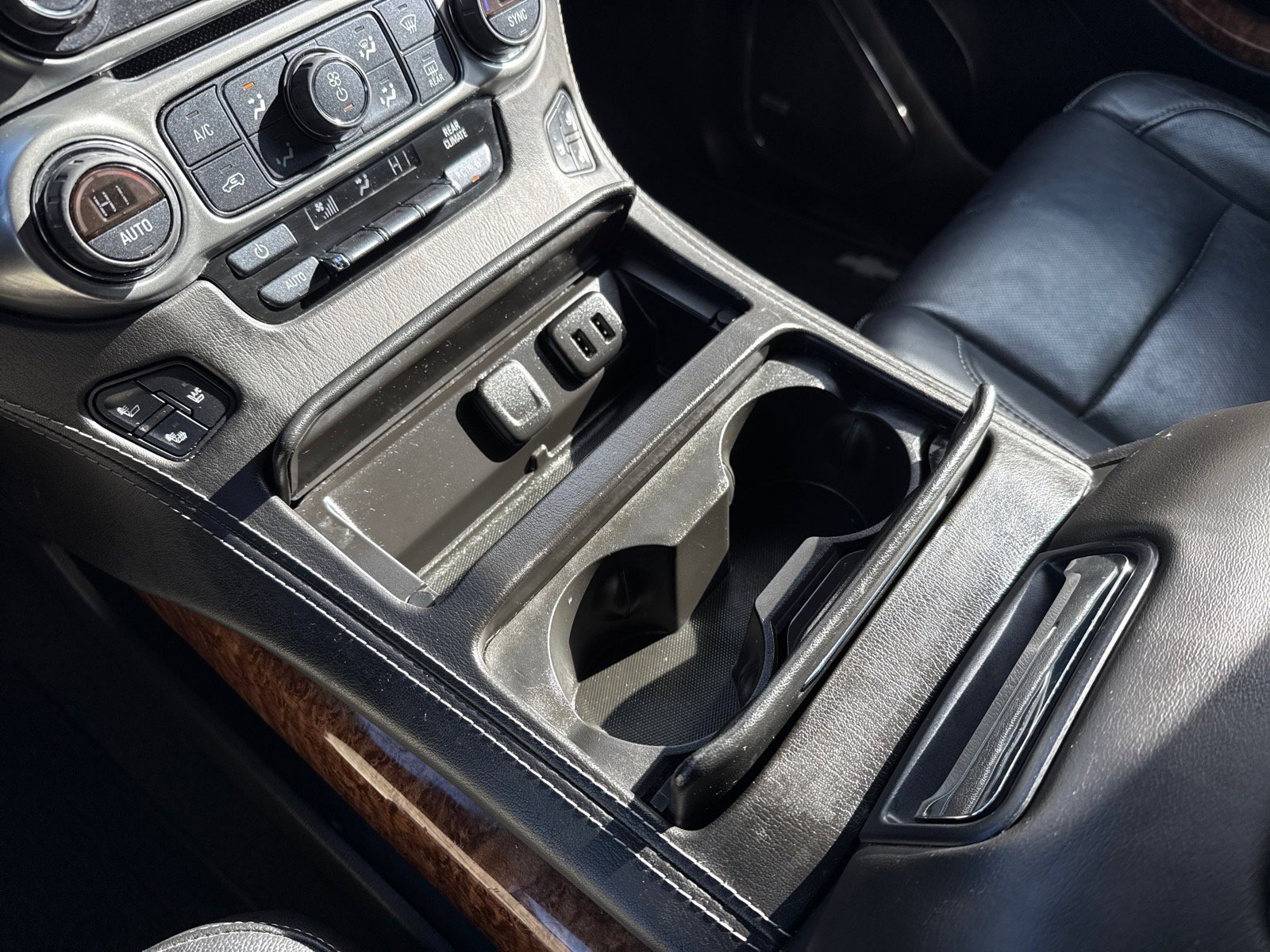 Used 2016 Chevrolet Suburban LTZ image 22