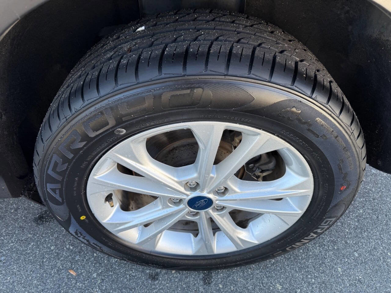 Used 2019 Ford Escape SE image 24