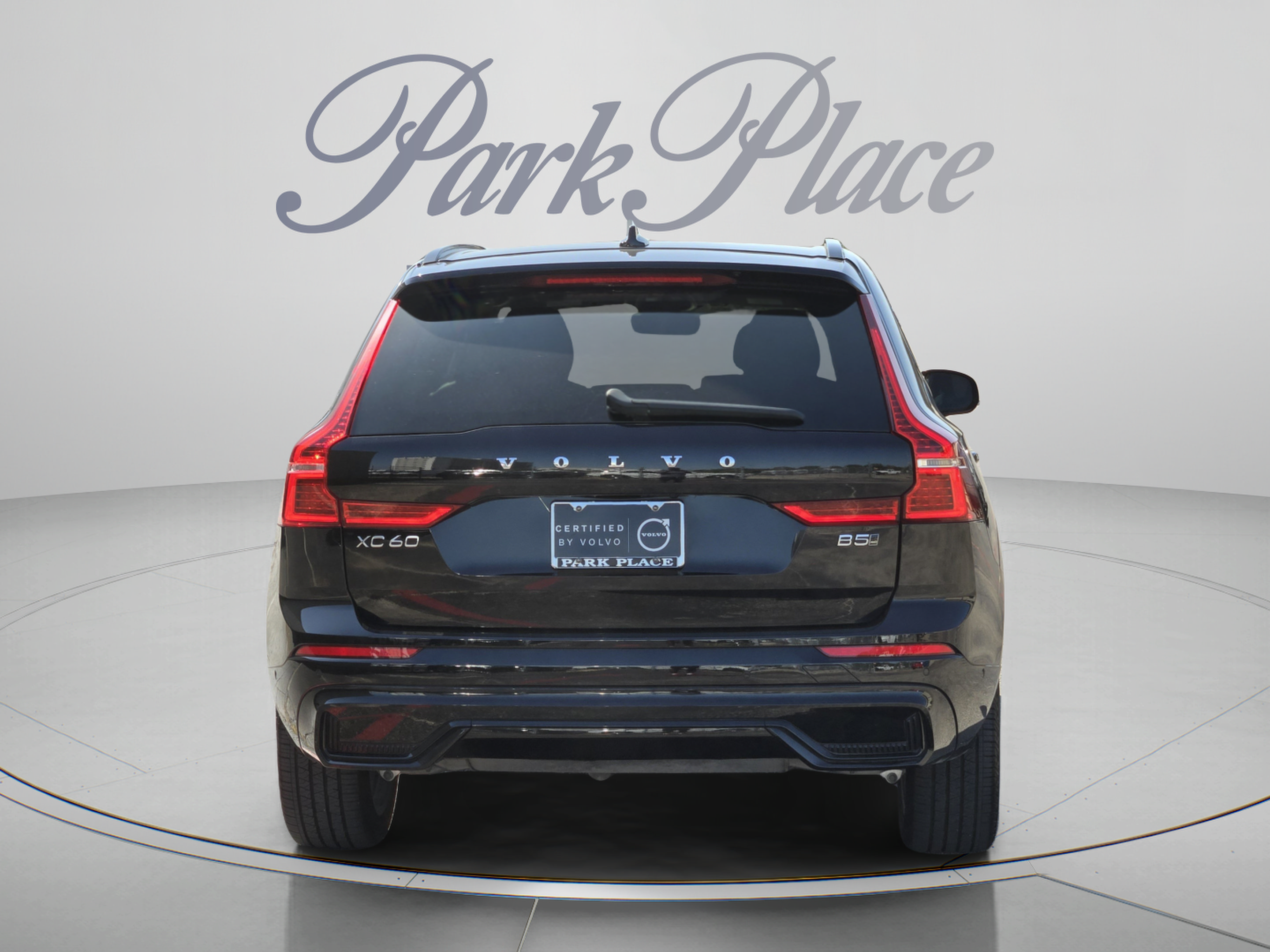 Used 2024 Volvo XC60 B5 Plus w/ Climate Package AWD/4WD image 4