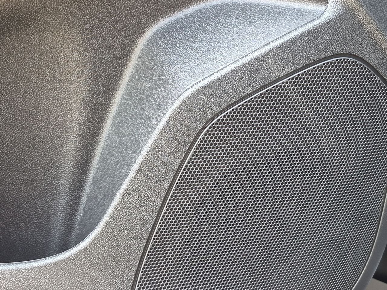 New 2026 Chevrolet Trax RS w/ Sunroof Package FWD image 25