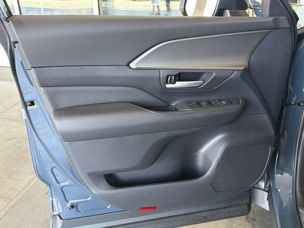 New 2026 Toyota Grand Highlander XLE FWD image 15