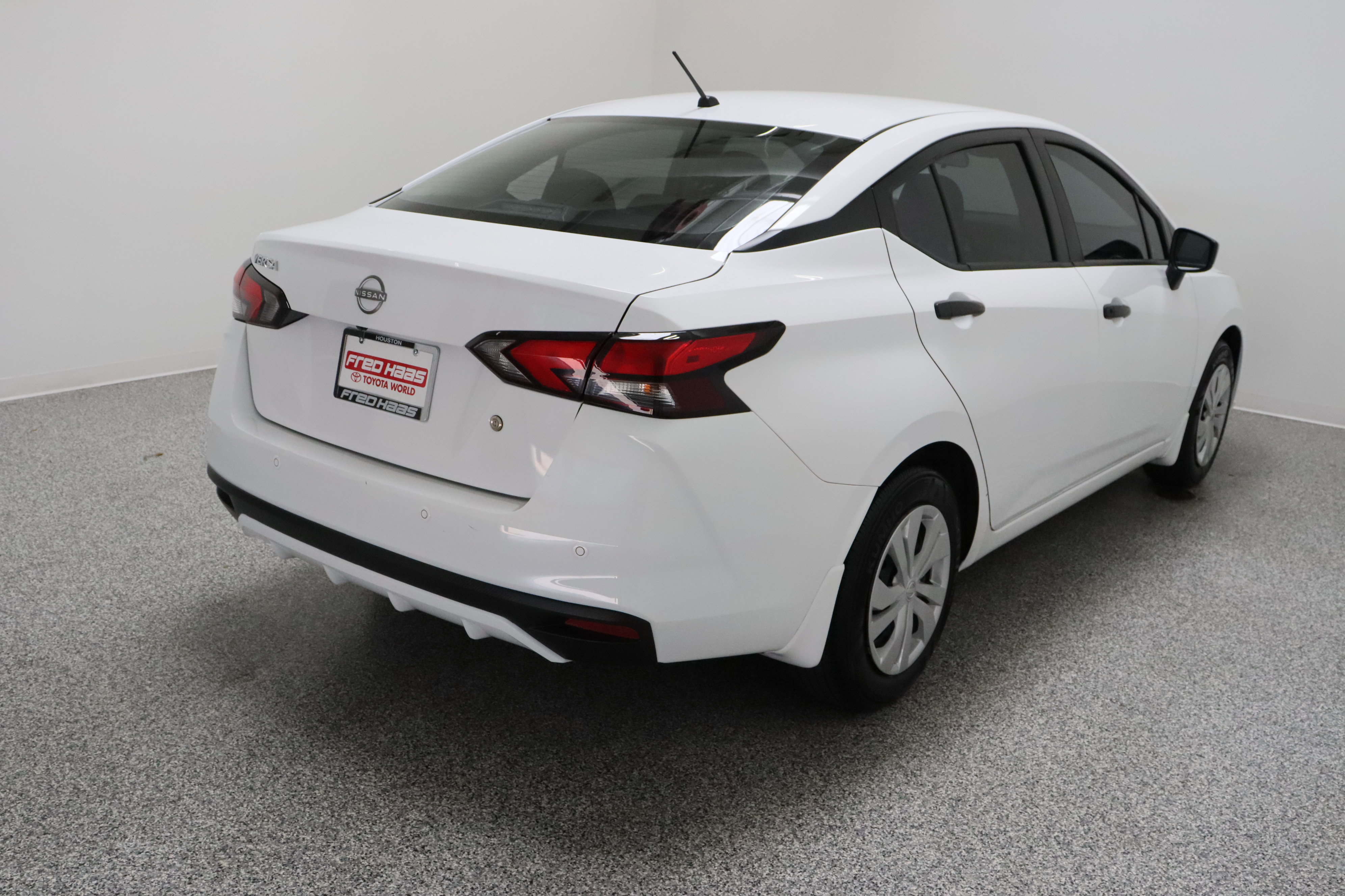 Used 2025 Nissan Versa S w/ Trunk Package FWD image 7