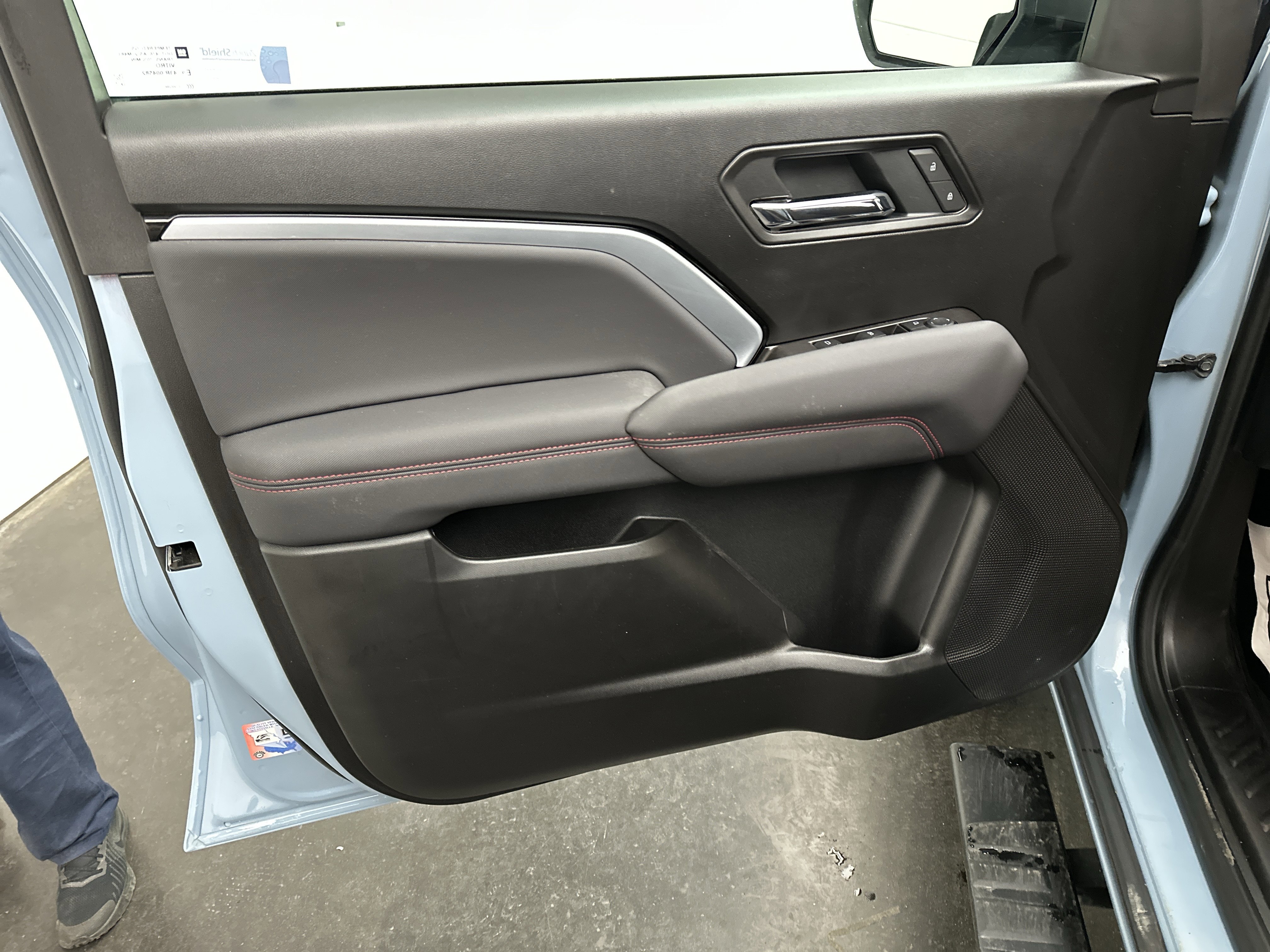 Used 2025 Chevrolet Colorado Z71 w/ Technology Package image 19