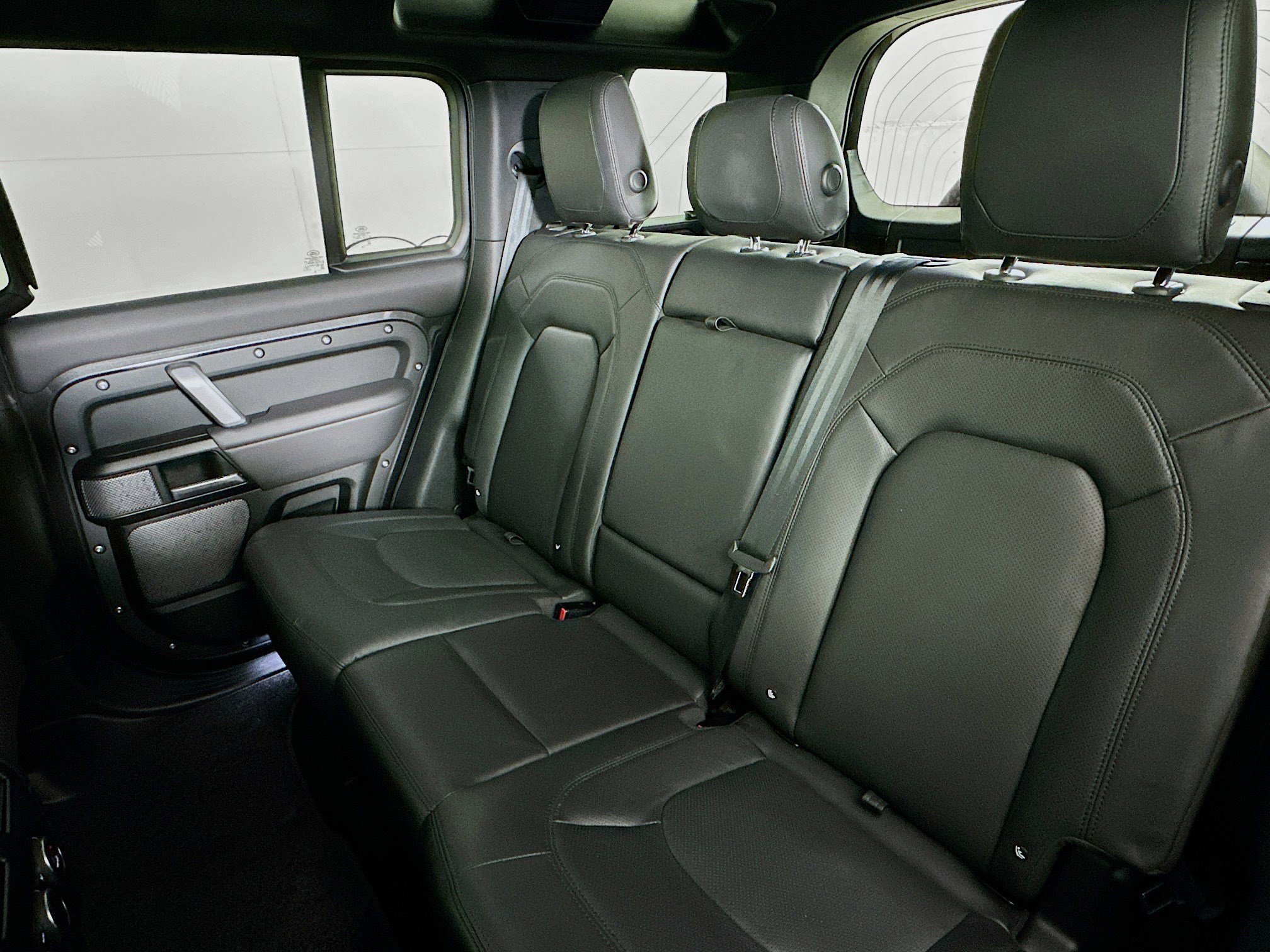 Used 2024 Land Rover Defender 110 Carpathian Edition image 23