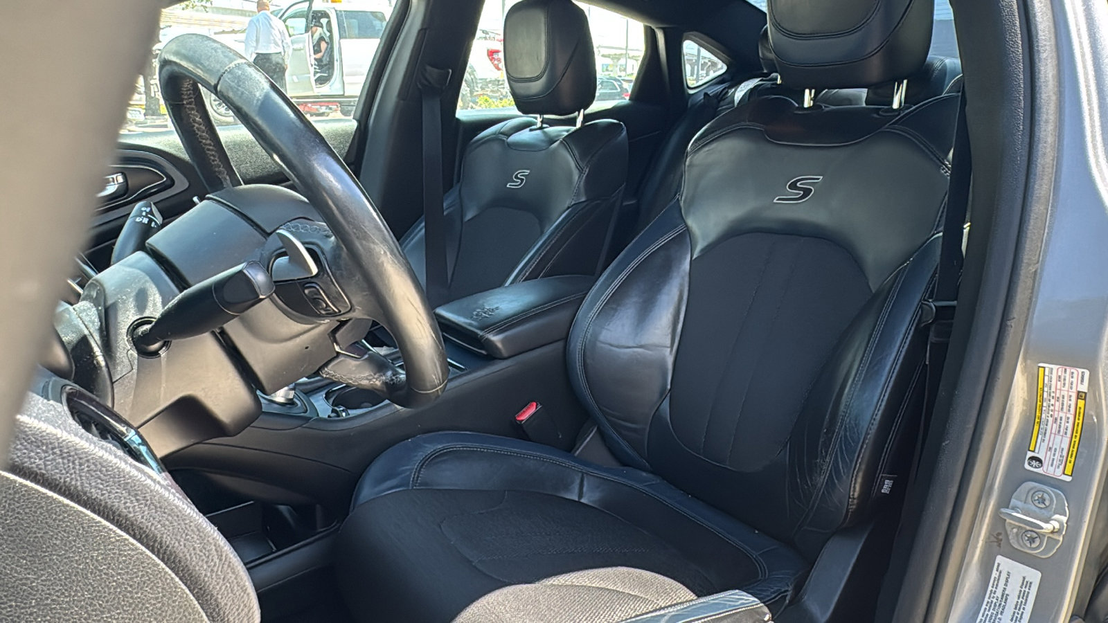 Used 2015 Chrysler 200 S FWD image 9