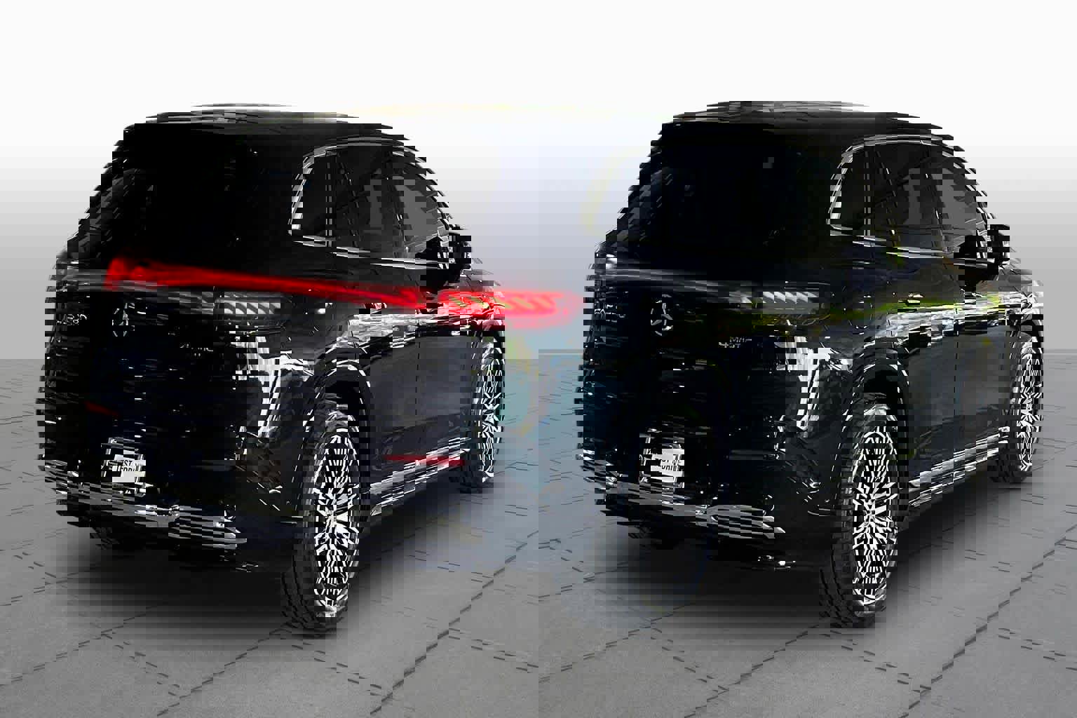 Used 2023 Mercedes-Benz EQS 580 4MATIC SUV image 12