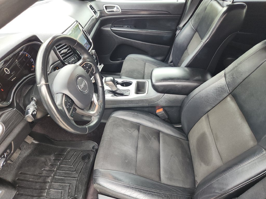 Used 2019 Jeep Grand Cherokee Altitude AWD/4WD image 16