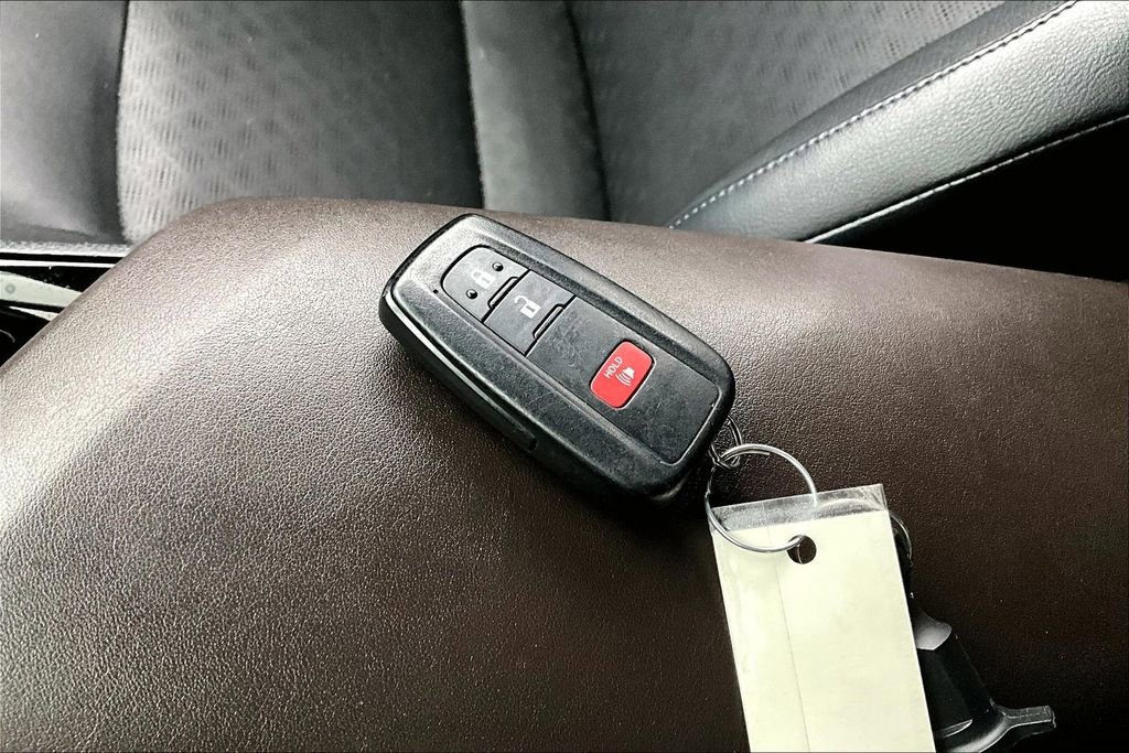 Used 2019 Toyota C-HR Limited image 12