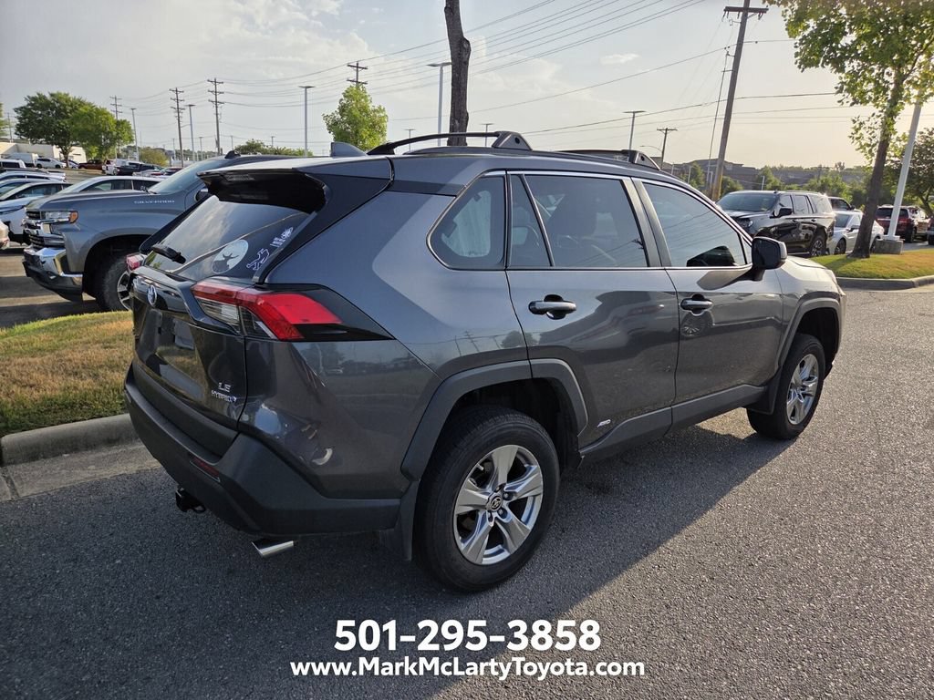 Used 2024 Toyota RAV4 LE AWD/4WD image 5