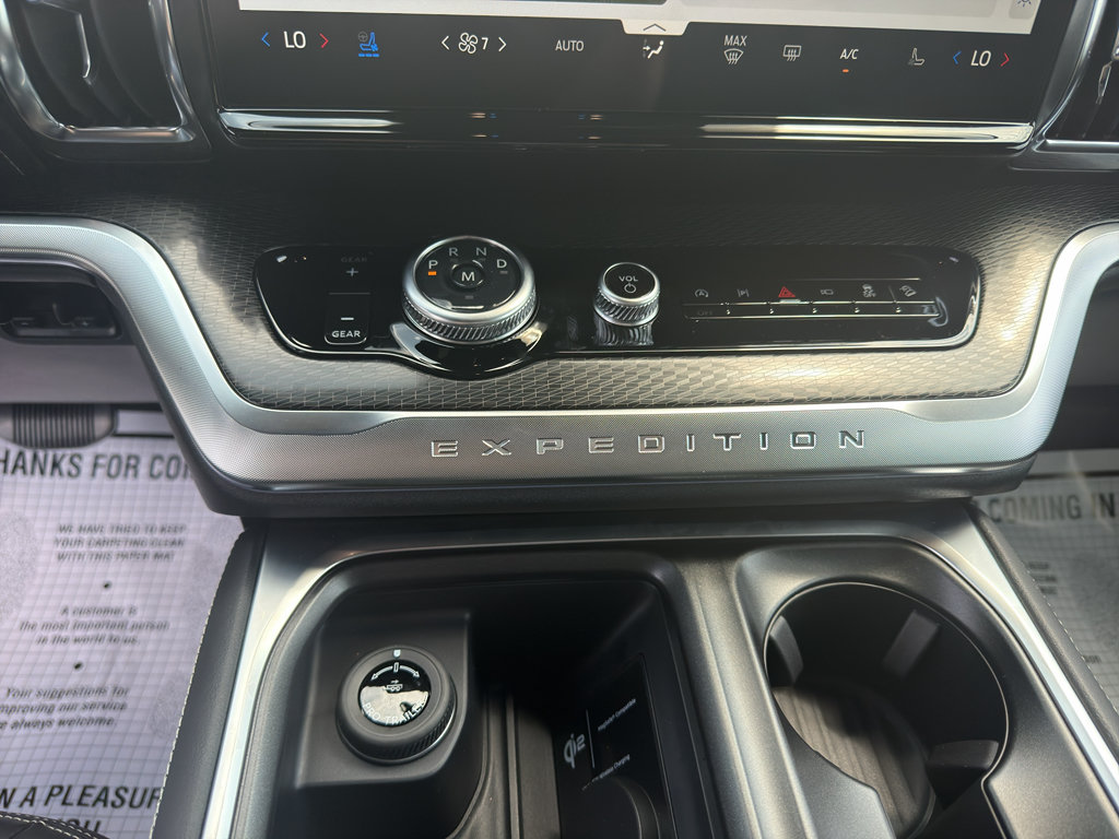 New 2027 Ford Expedition Platinum w/ Stealth Performance Package AWD/4WD image 12