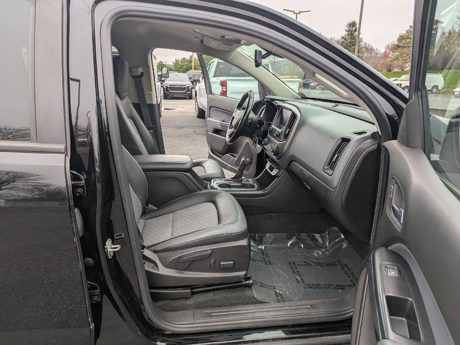 Used 2017 Chevrolet Colorado Z71 image 26