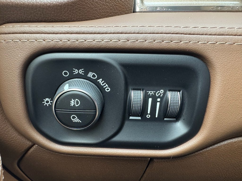 Used 2022 RAM 3500 Limited image 19